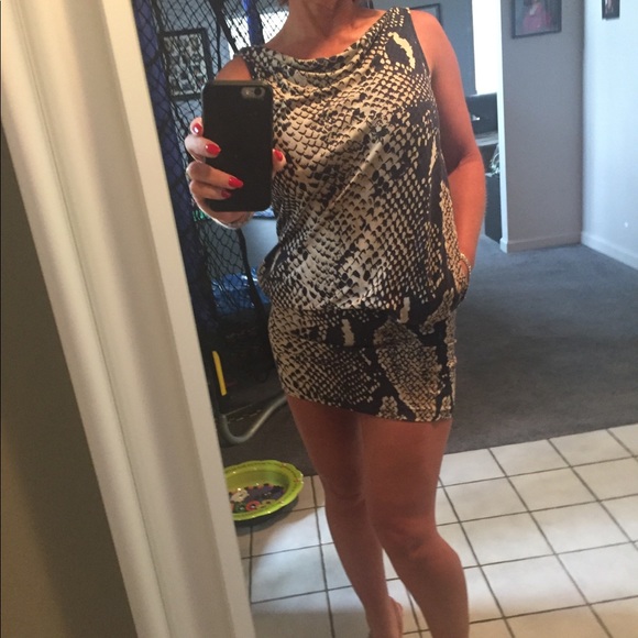 DVF silk snakeskin Mercedes dress - Picture 2 of 5